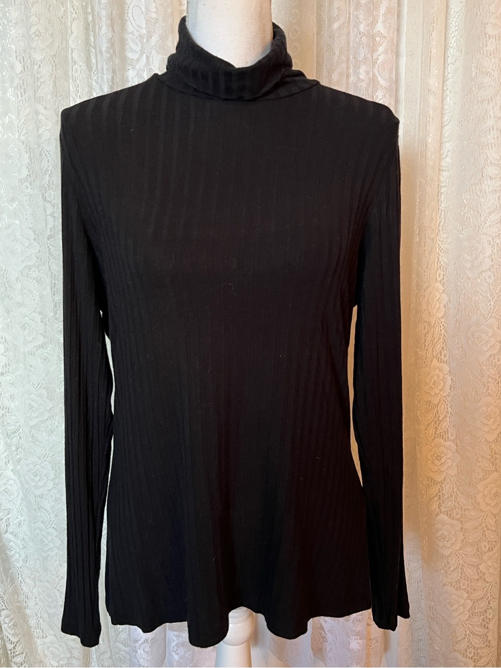 BANANA REPUBLIC Classic Black Turtleneck